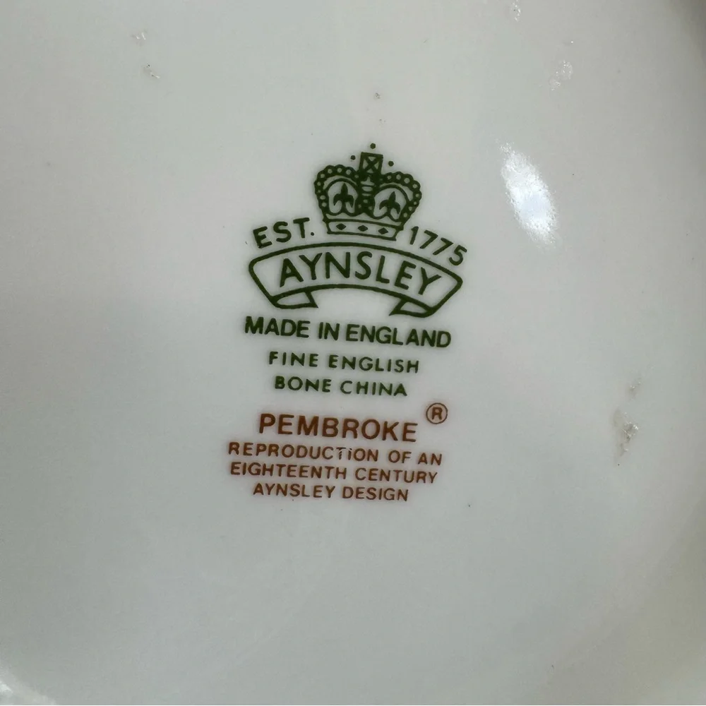 Aynsley Pembroke Gold Trim Porcelain Vase England Chinoiserie Garden Floral
